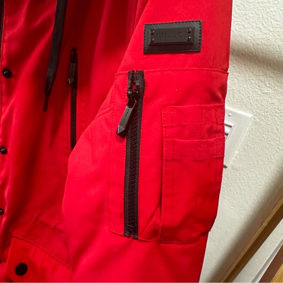 PERFECT RED puffer ski snow coat BCBG Max Azria - Picture 8 of 9